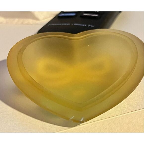 Westmoreland Glass Heart Original sticker hand painted yellow - Picture 11 of 16